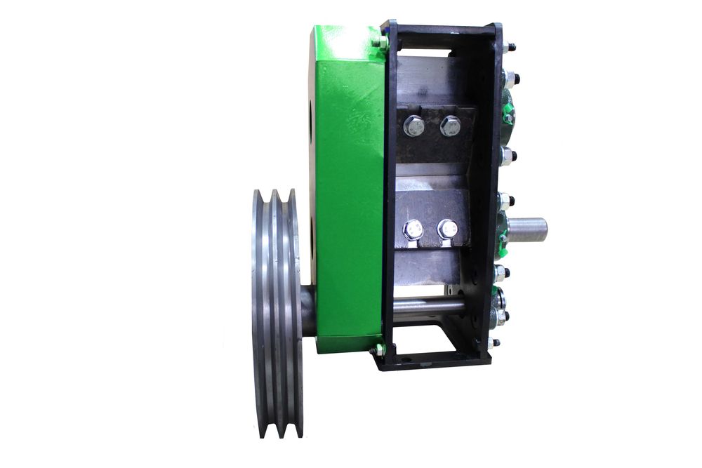 Дровокол - Подрібнювач гілок Дачник 70 3-вала з морквиною