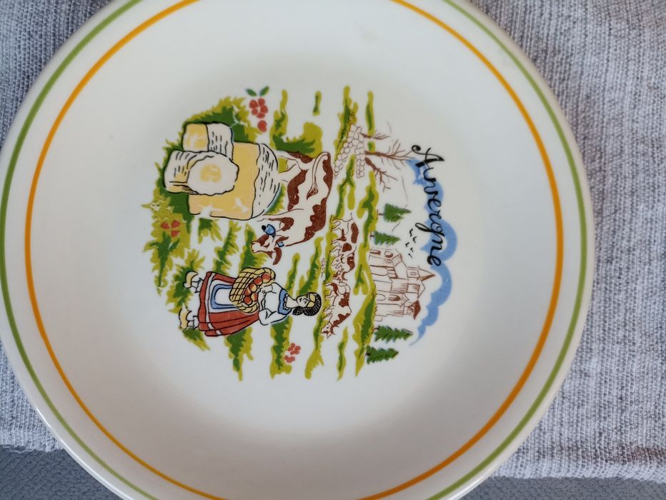 Conjunto de 7 pratos de servir queijo