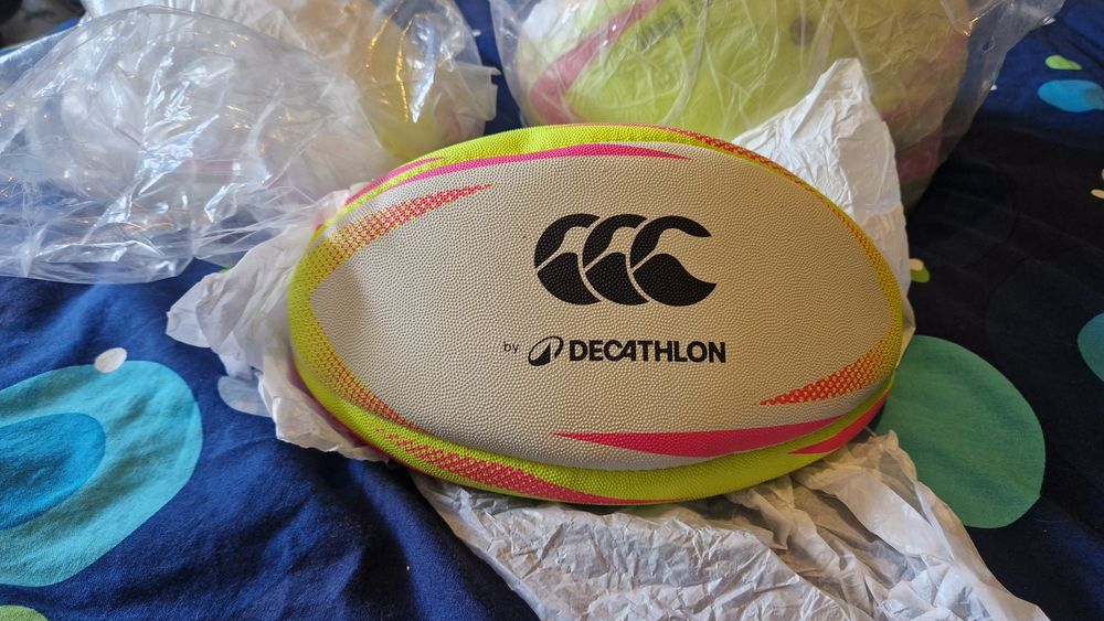 Bola de touch rugby decathlon