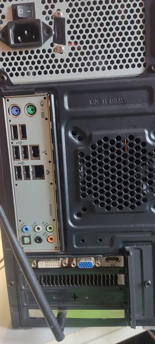 Компактний комп'ютер на і7 та 16гб оперативної пам'яті