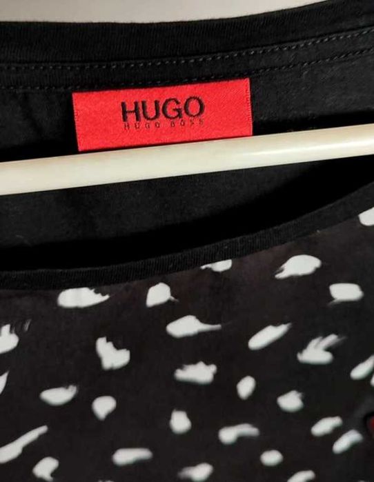 Blzuka Hugo Boss czarna we wzory