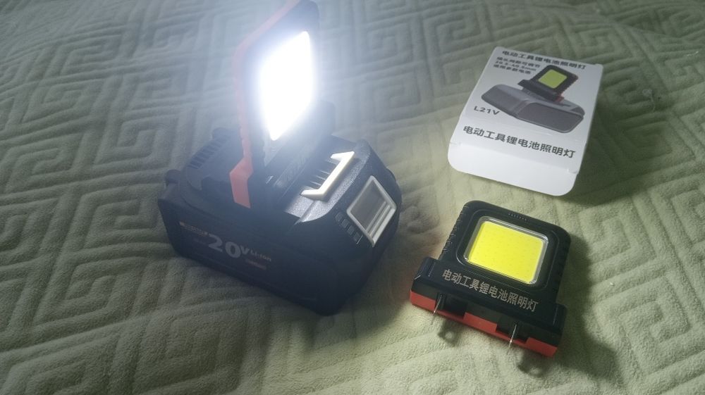 LED фонарь на акумулятор