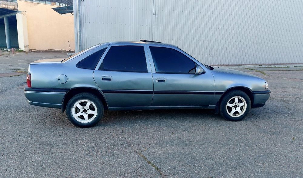 Продам Opel Vectra A 2.0i