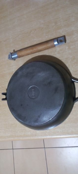 Чавунна сковорода Біол, зйомна ручка, діаметр 24см/висота 5см/вага 2кг