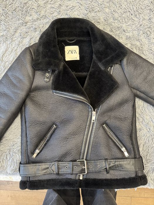 Дублянка від zara. усередині еко-хутро