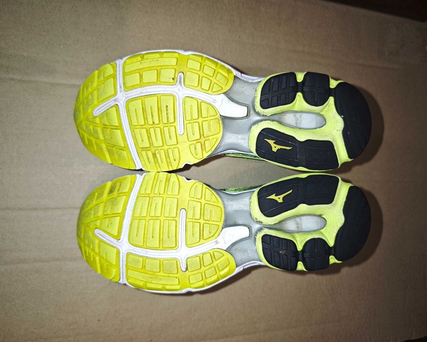 Оригінальні Кросівки Mizuno Wave Rider 19