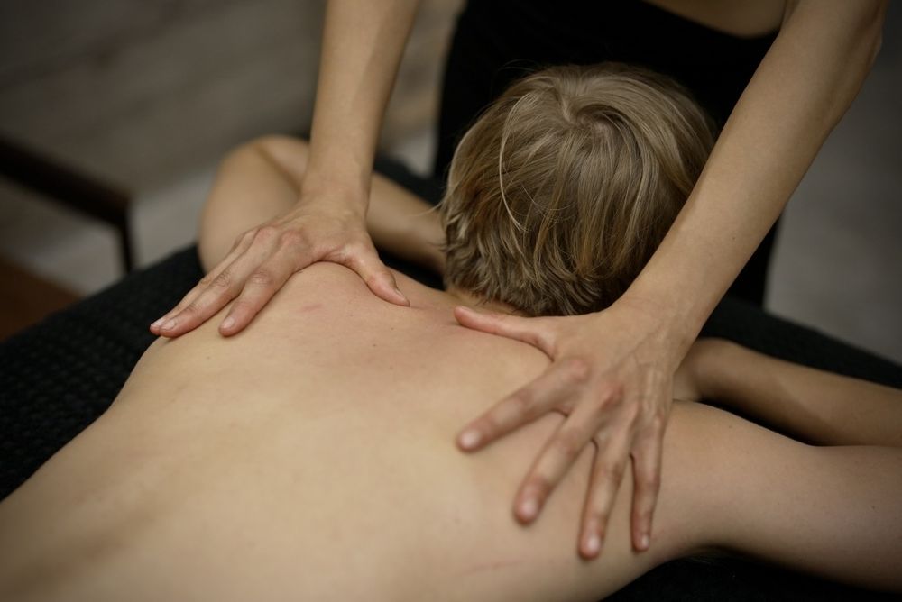 Massage at Hotel, apartament, at home, Kyiv. Премиум масаж Киев