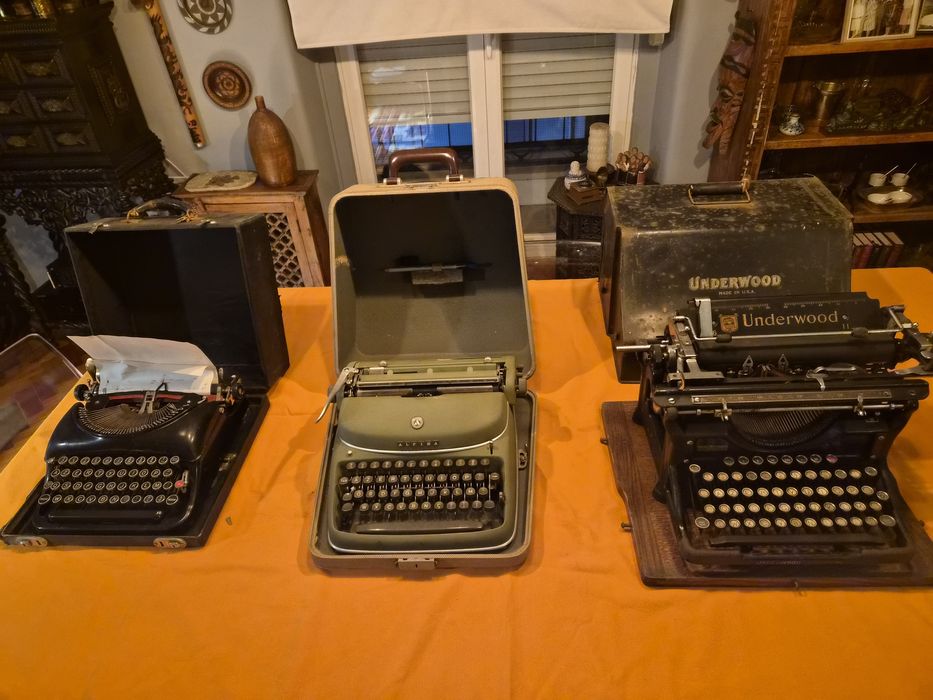 4 máquinas escrever centenárias