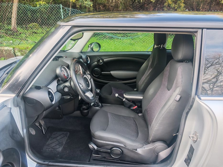 Mini Cooper 1.6 diesel  livro rev. Ótimo troco