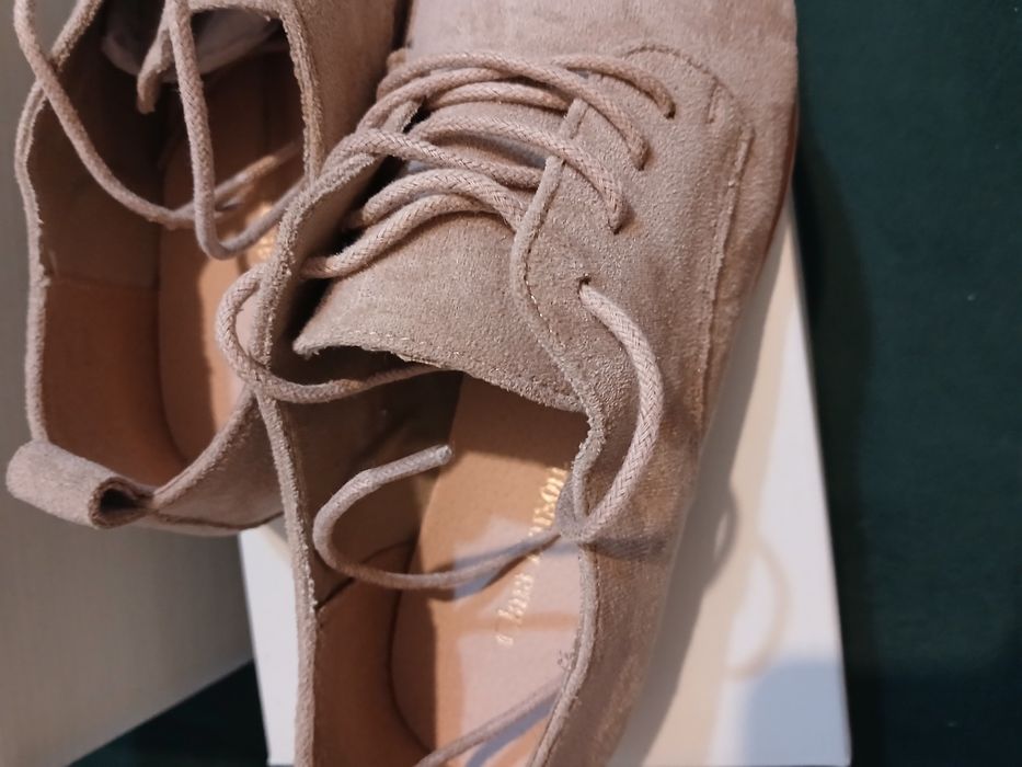 Jasne półbuty Clara Barson rozmiar 38