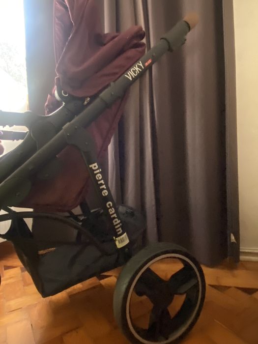 Carrinho de passeio — Pierre Cardin Vicky Plus