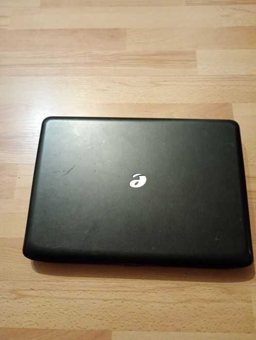 Продам ноутбук.E mashines.