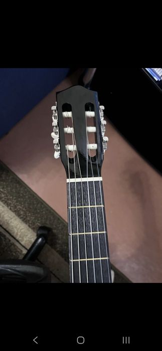 Продам гитару новую
