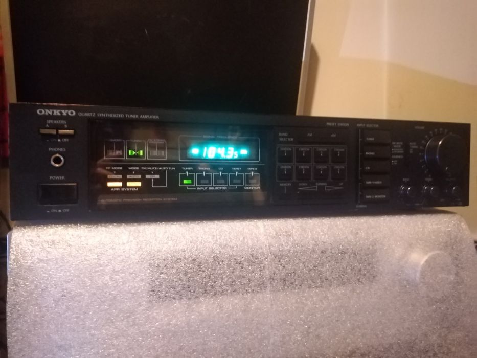 Onkyo Amplifier with Radio Model TX-732064170344128514120