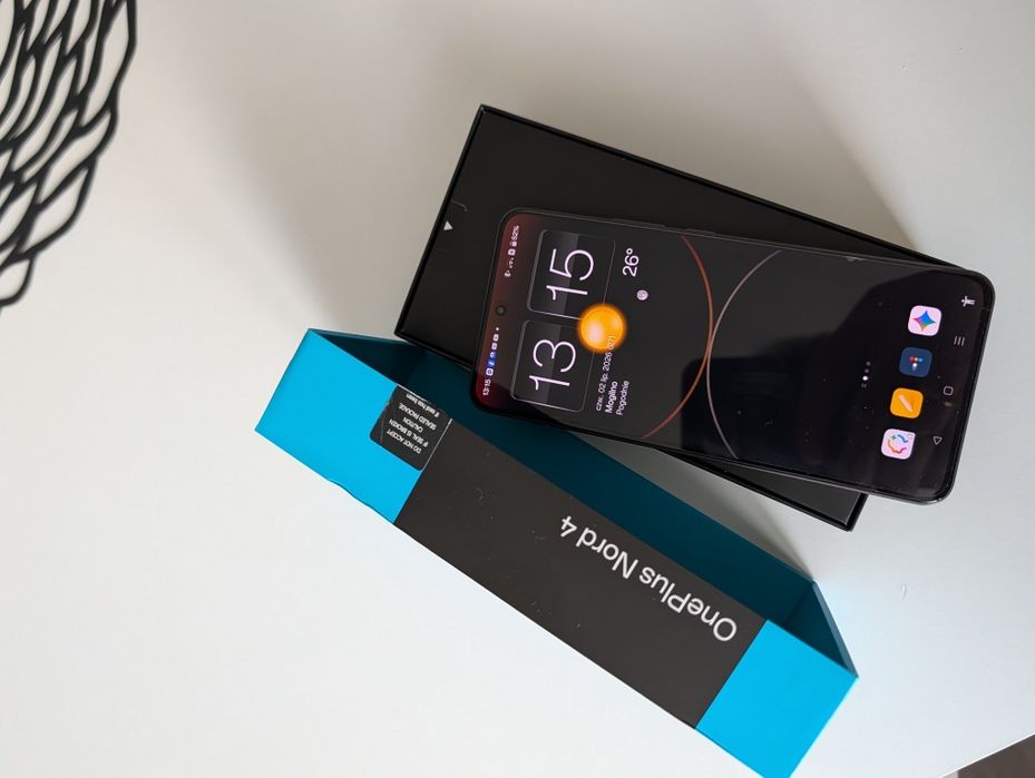 One Plus Nord 4 . Telefon+ akcesoria