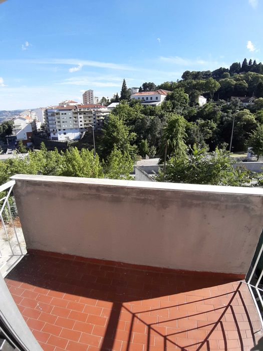 INVESTIDORES! Apartamento T4 a 100m da Universidade da Covilhã