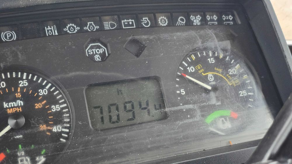 Свіжопривезений трактор Джон дір