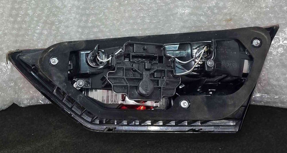 Farolim da Mala Esquerdo 5F9945093D - SEAT LEON ST