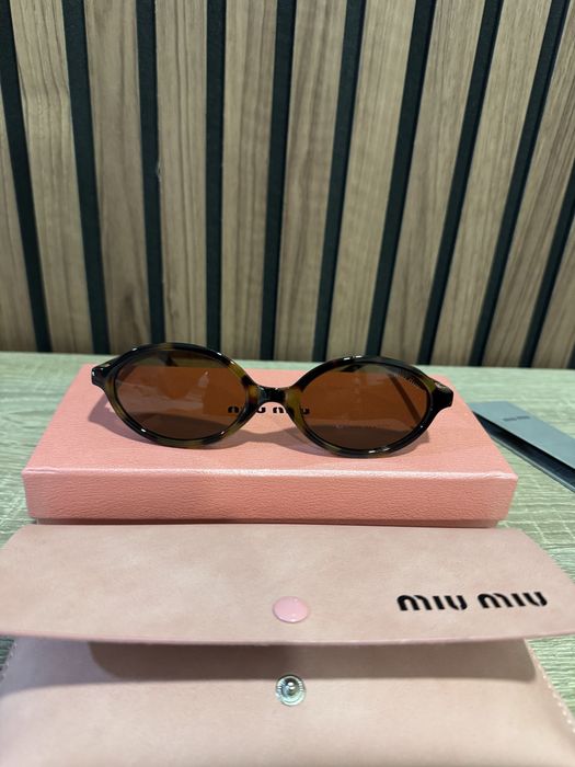 Óculos de Sol Miu Miu – Novos com Caixa