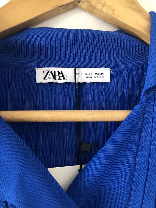 Vestido plissado azul Zara