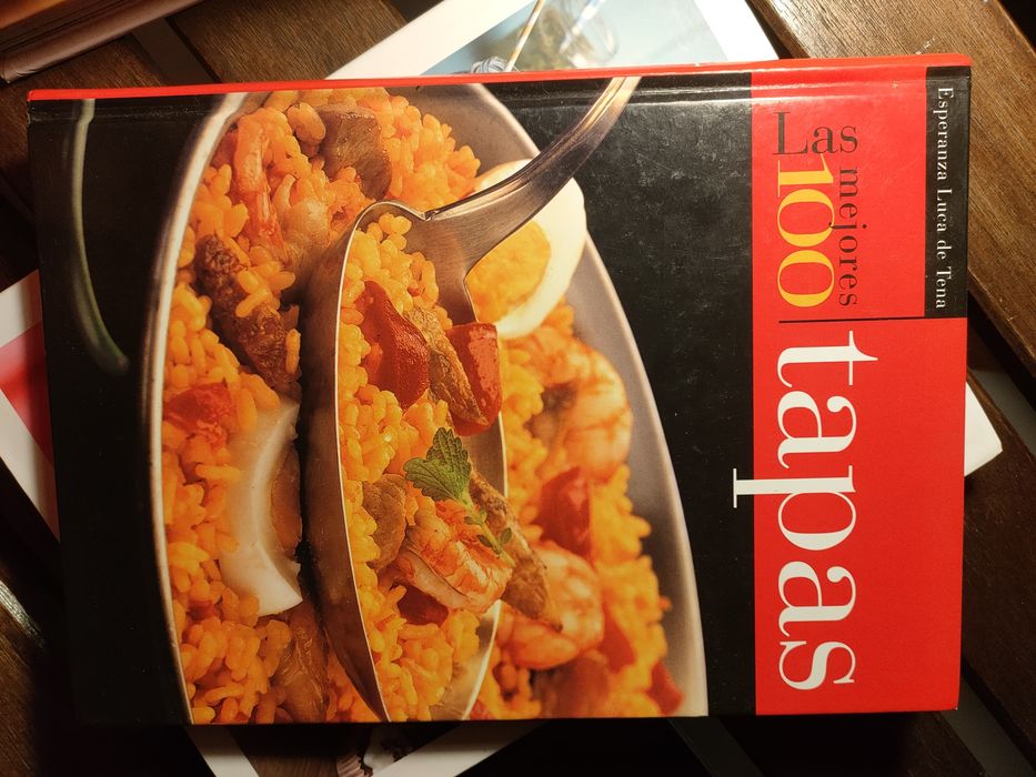 Vários livros de cozinha