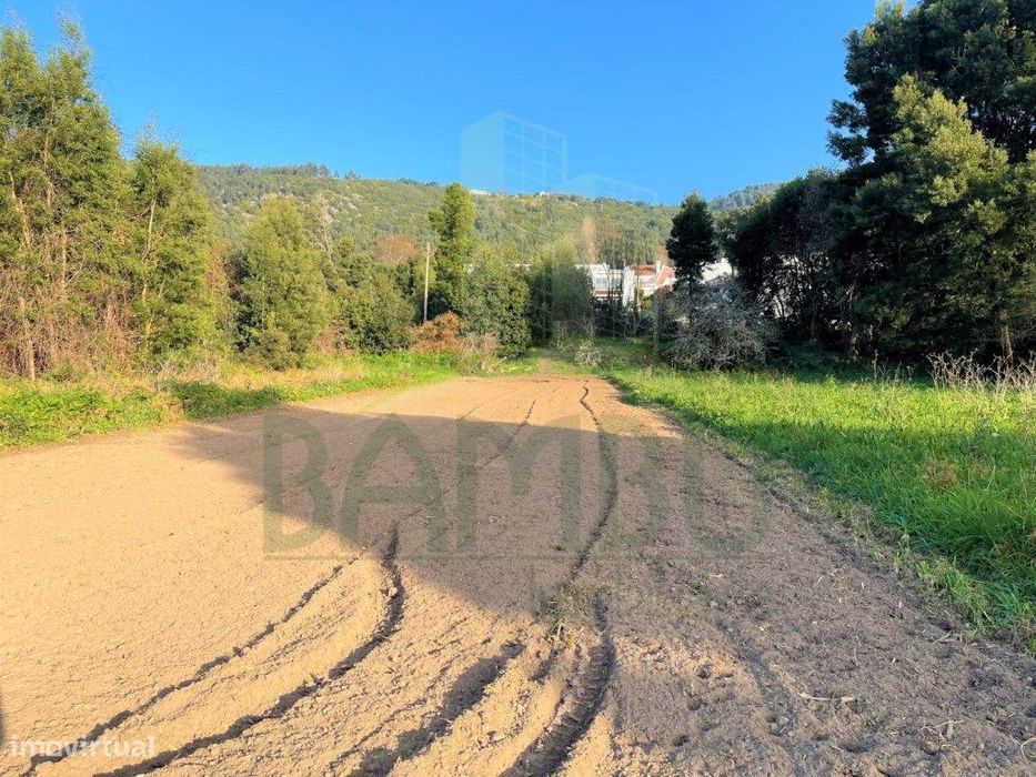 Terreno de construção para venda em Cristelo