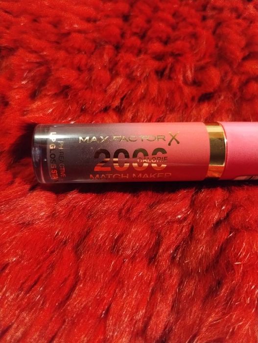 Max Factor 2000 daring 
Błyszczyk do ust