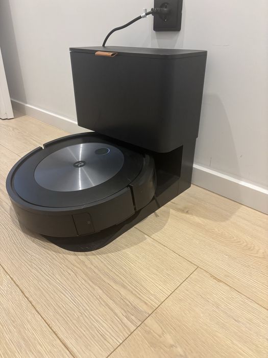 Aspirador Robô IROBOT Roomba Combo J7+ Preto