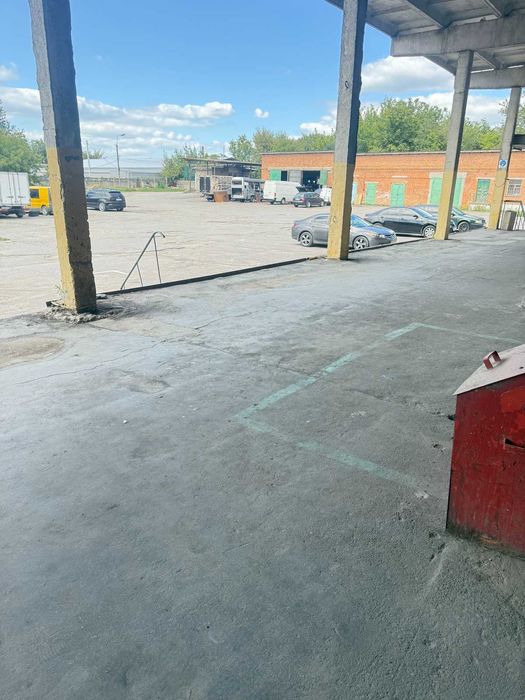 Здається складське приміщення площею 350 кв.м. Вигідна ціна. Рампа