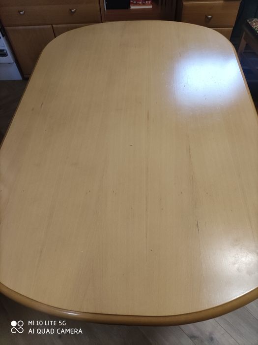 Stół z drewna bukowego