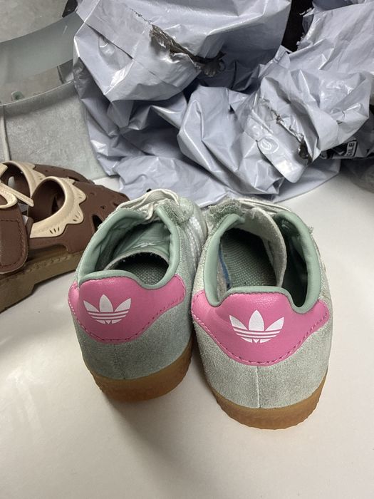 Взуття для дівчинки