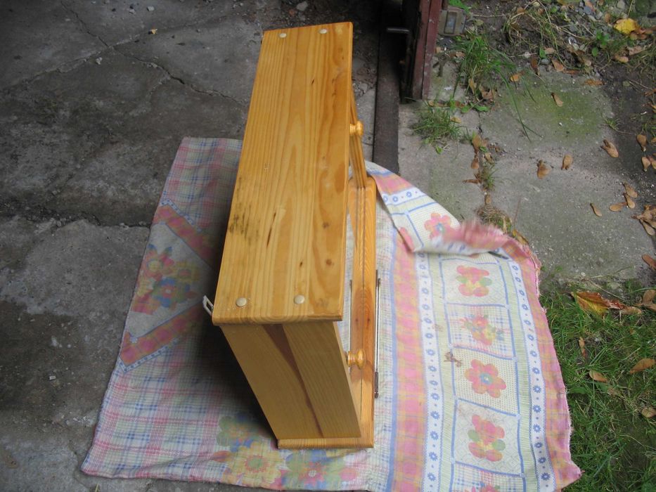 Szafka Wisząca na 2 Wieszakach.