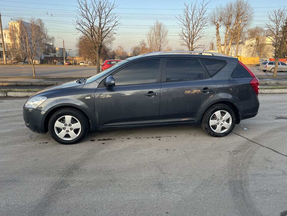 Продається Кіа 1.6д