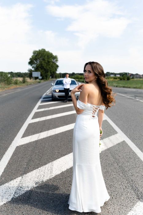 Продам весільну сукню