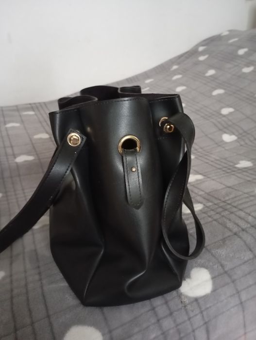 Сумка з еко шкіри. Чорна,вмістка.