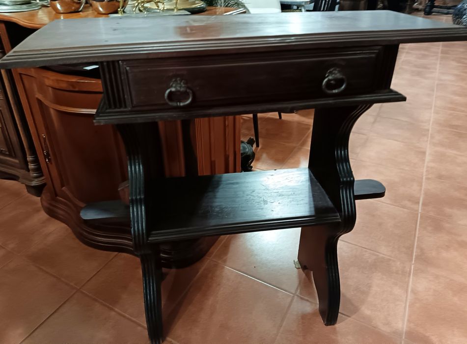 Móvel rustico de apoio