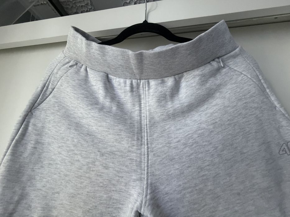 Damskie sppodnie dresowe (joggery)