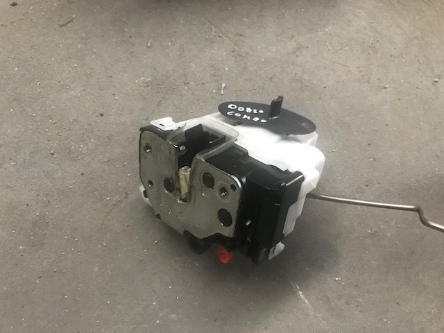 Fecho de porta tras Opel combo Fiat Doblo