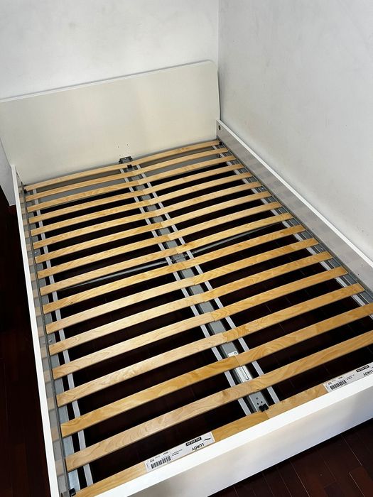 Cama de casal como nova!