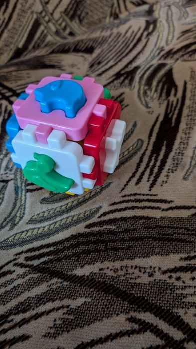 Дитячі розвиваючі іграшки