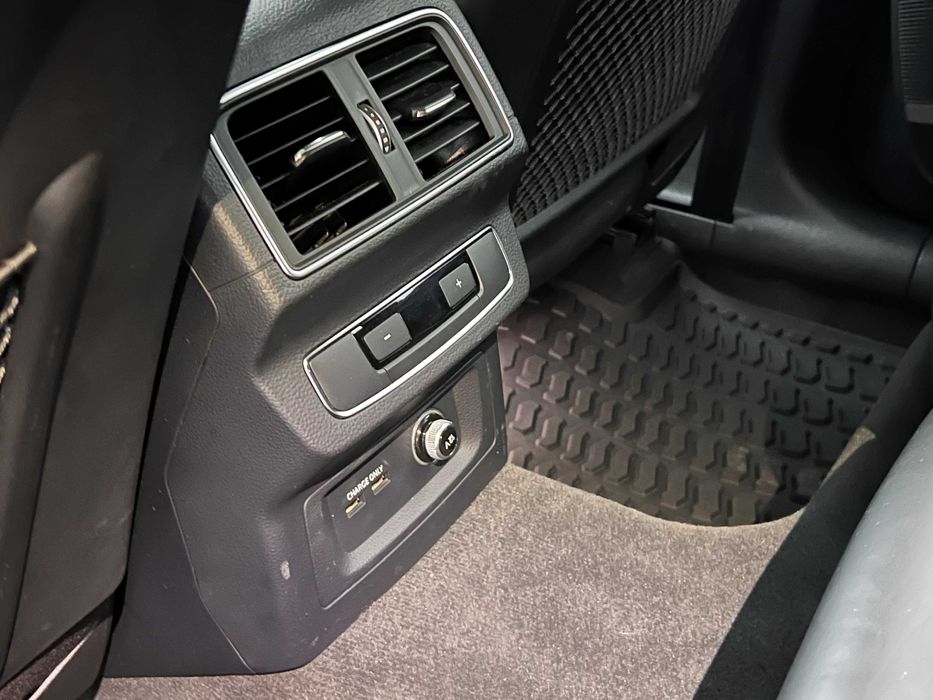 Продам Audi SQ5 premium plus