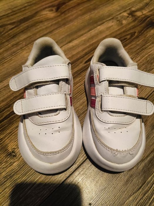 Adidas bubblecomfy 24