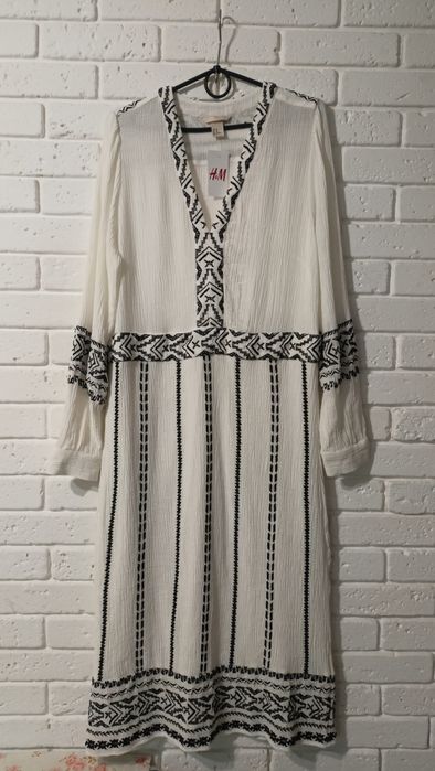 Сукня -вишиванка, вишита сукня міді від H&M