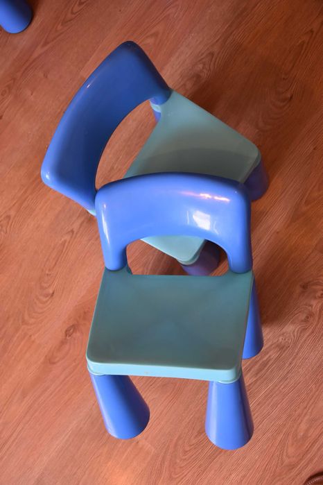 Stolik i dwa krzesełka niebieskie dla dzieci a'la IKEA Mamut