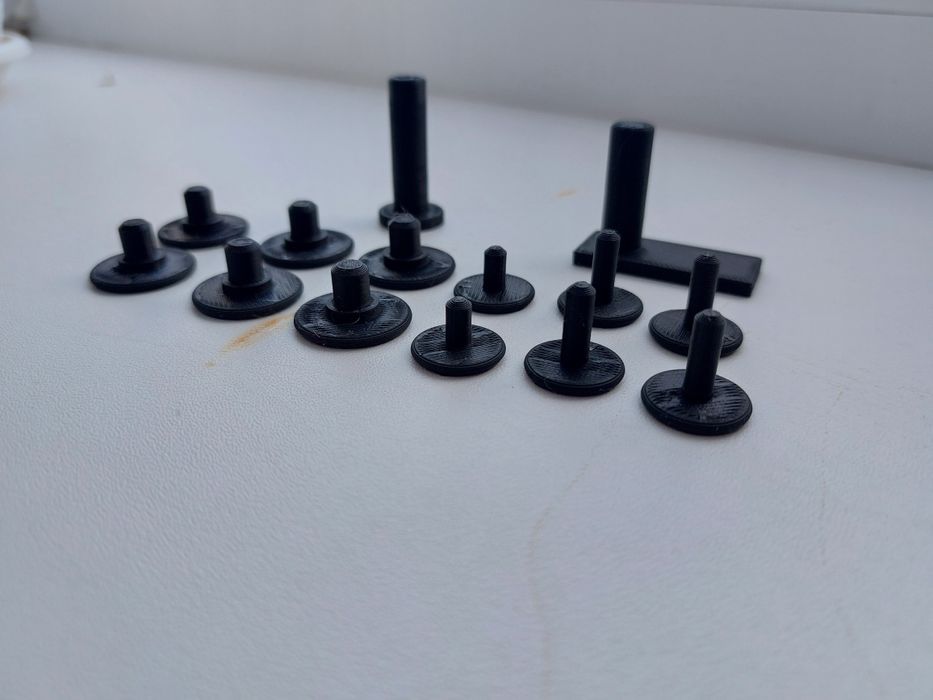 Стенд для фігурок з мультфільму "Stranger Things" Kinder Joy