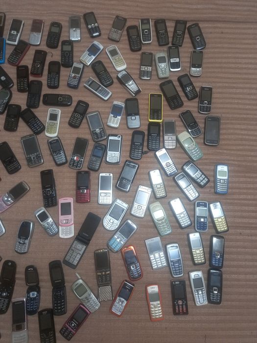 Мобильные телефоны