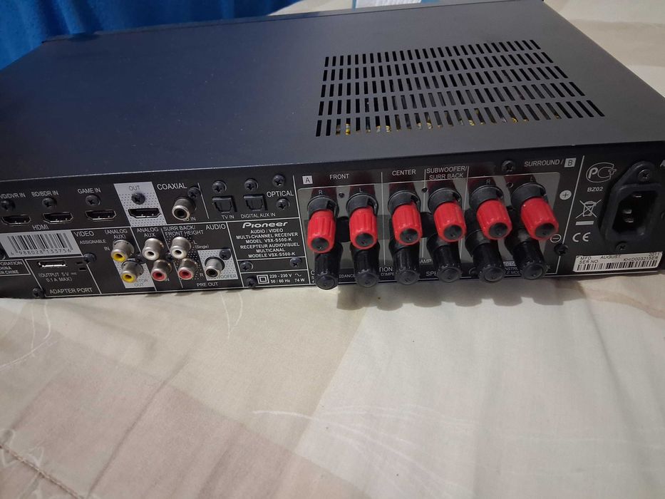 Amplificadoe Av pioneer avariado toca baixo saida avariada sem comando