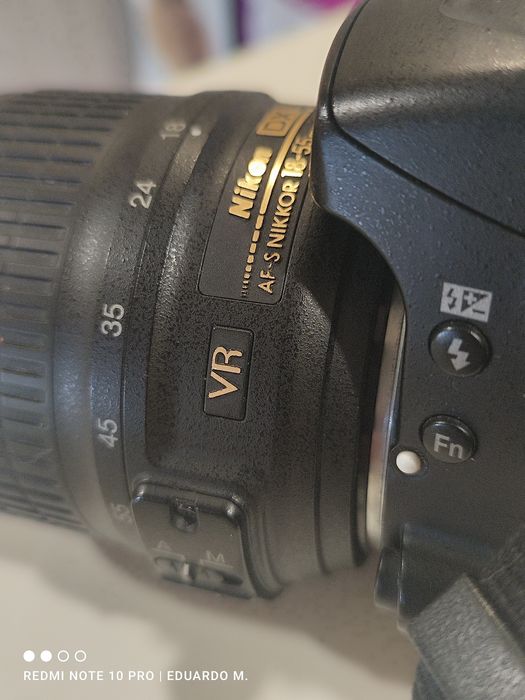 Nikon D3200+carregador e 2 baterias como nova 21mil disparos