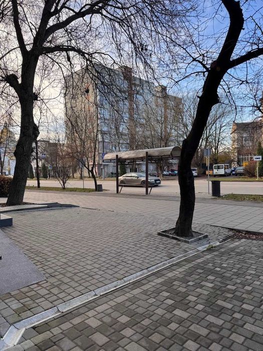 Продається кафе-бар Black White на вулиці Небесної Сотні та Політаєва