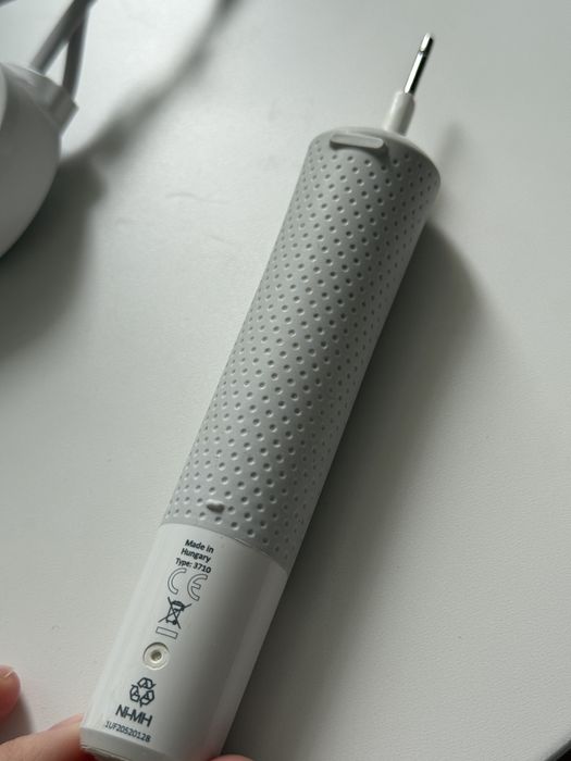 Зубна щітка oral-b vitality